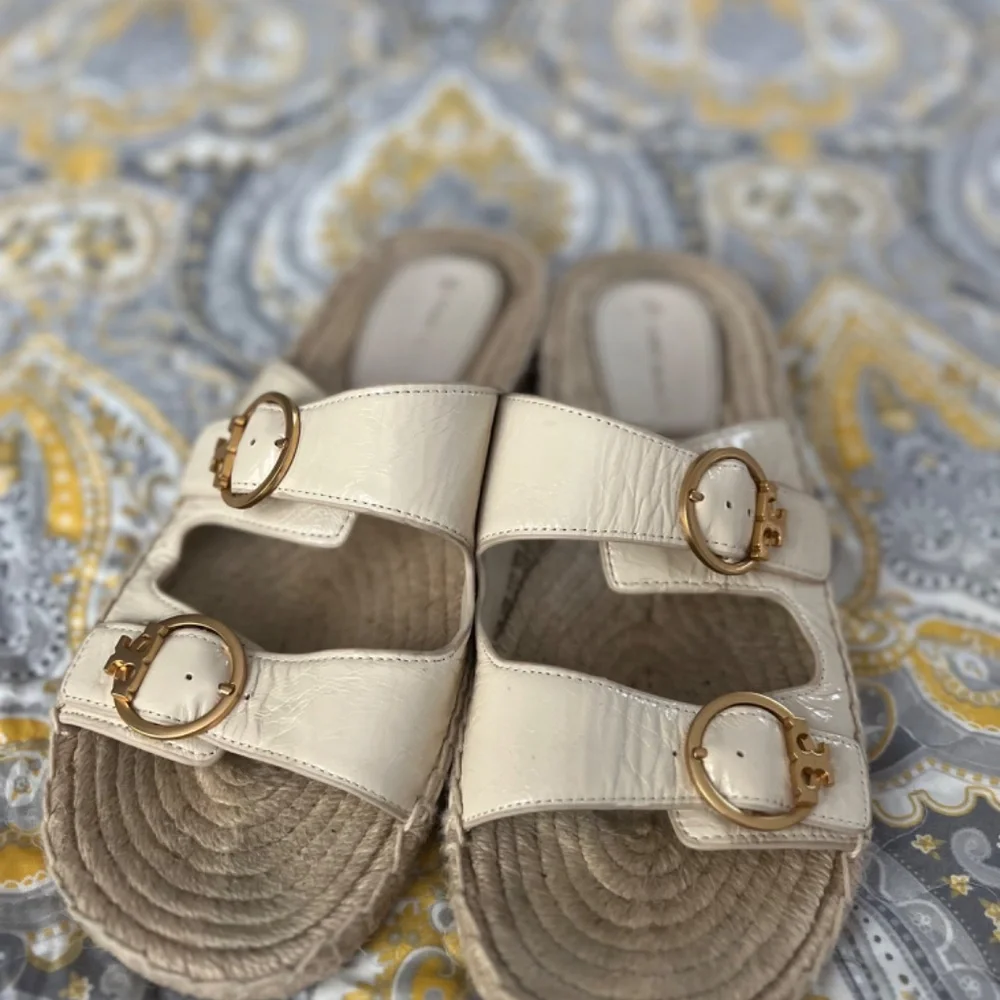 Sandals - Picture 2 of 7
